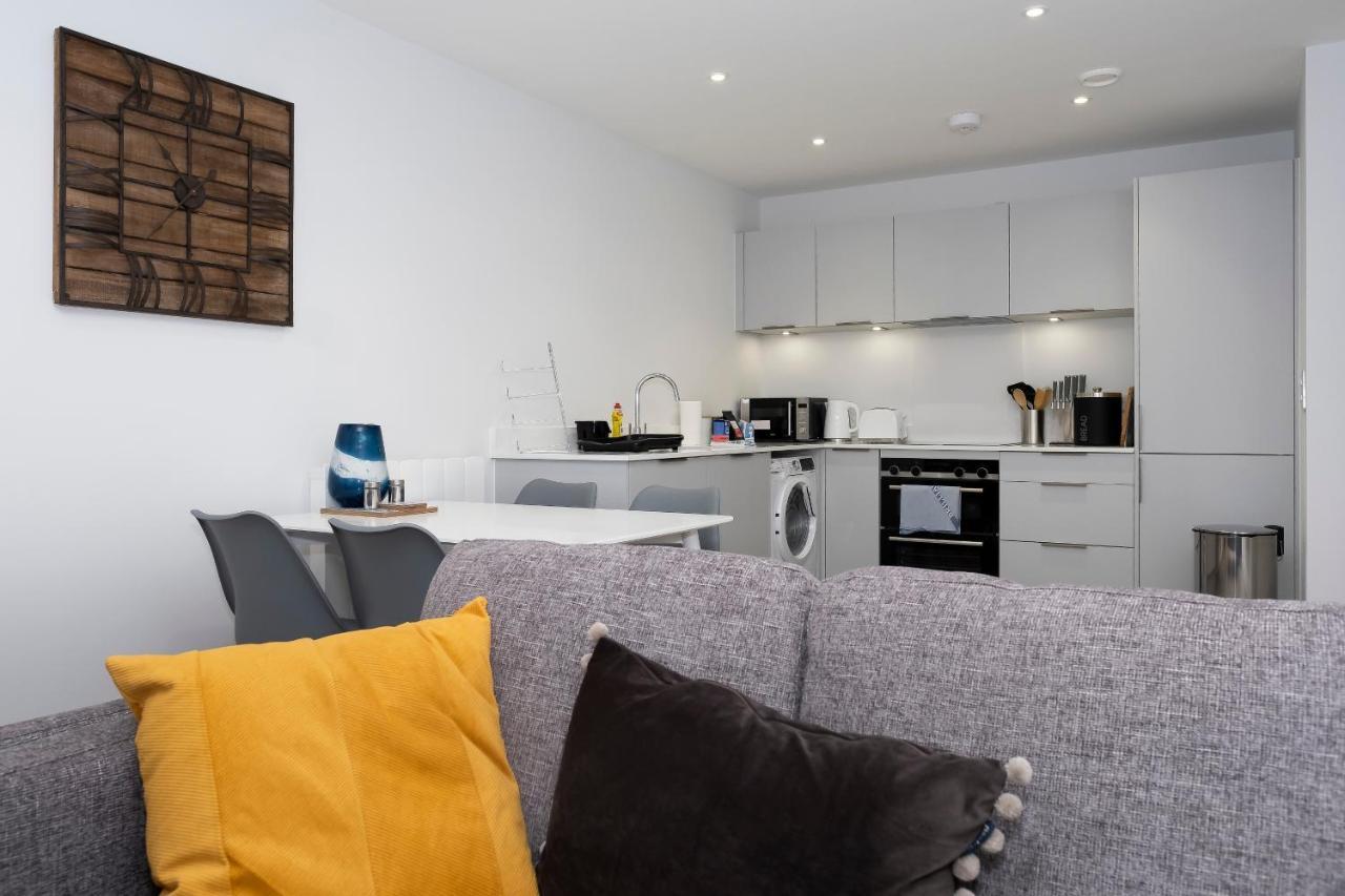 2 Putsborough - Luxury Apartment At Byron Woolacombe, Only 4 Minute Walk To Woolacombe Beach! 외부 사진